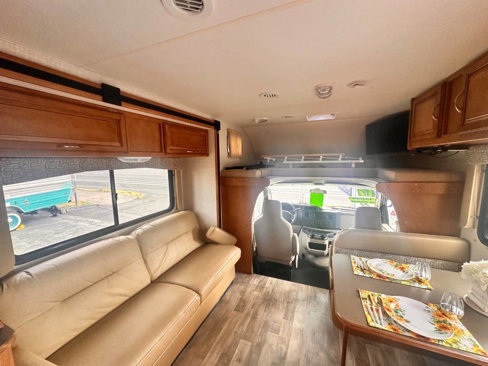 Used 2016 Ford E-450 and Econoline 450 Super Duty w/ Motorhome Prep Package image 24