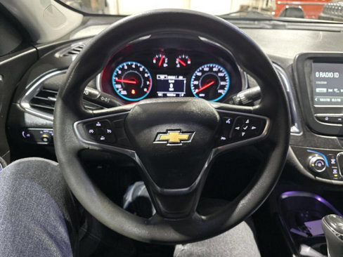 Used 2018 Chevrolet Malibu LT image 35