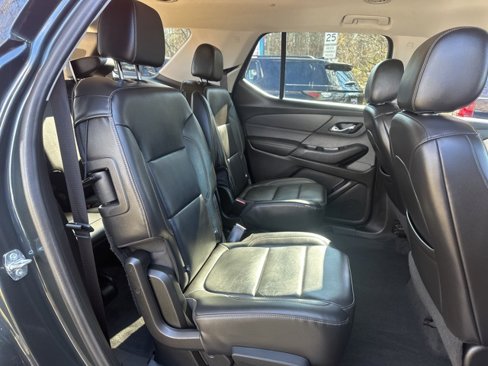 Used 2021 Chevrolet Traverse RS image 20