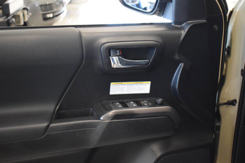 Used 2019 Toyota Tacoma TRD Off-Road w/ Technology Package image 45