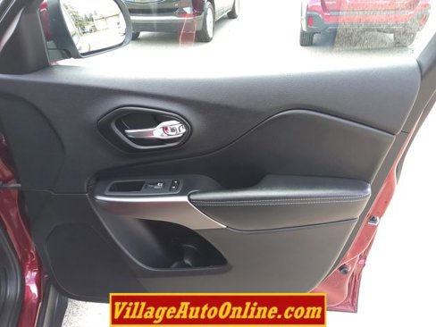 Used 2021 Jeep Cherokee Latitude Plus image 33