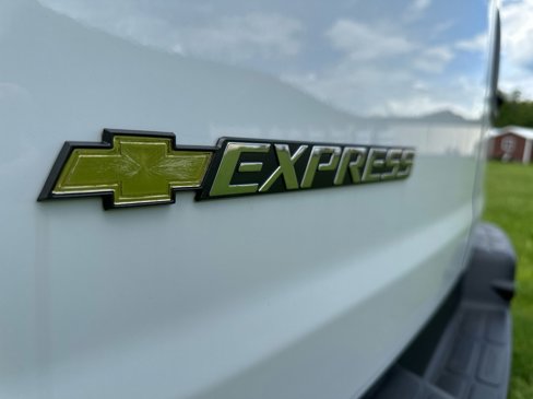 New 2025 Chevrolet Express 3500 w/ Driver Convenience Package image 3