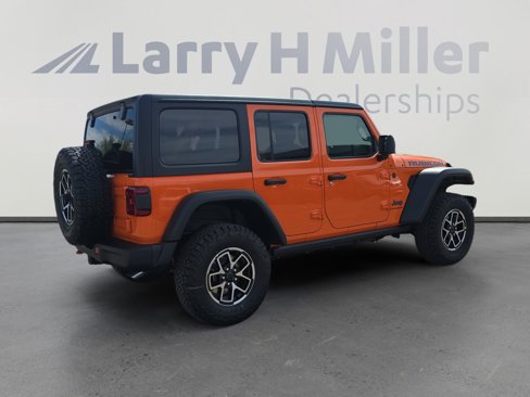 New 2025 Jeep Wrangler Unlimited Rubicon w/ Steel Bumper Group image 5