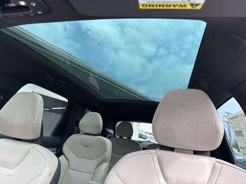 New 2025 Volvo EX90 Ultra image 13