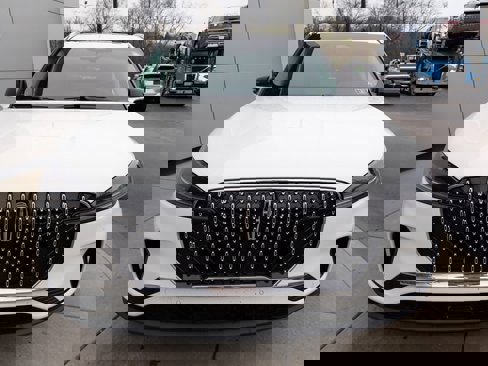 New 2025 Lincoln Aviator AWD image 9