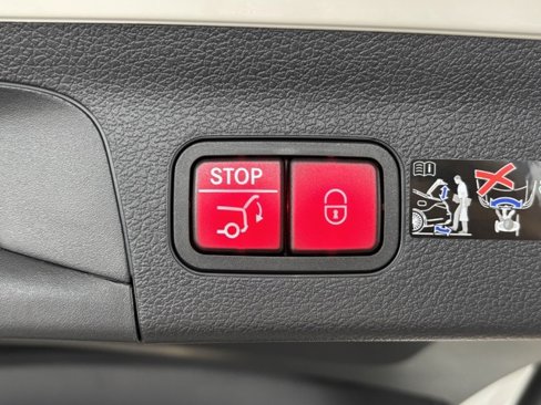 New 2026 Mercedes-Benz GLS 450 4MATIC image 37