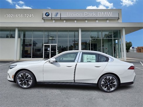 Used 2026 BMW 530i xDrive w/ Executive Package image 7