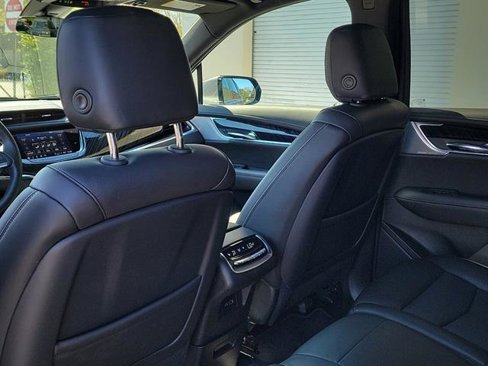 Certified 2024 Cadillac XT6 Premium Luxury image 15