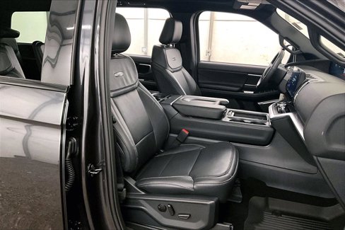 New 2025 Ford Expedition Platinum w/ Stealth Performance Package image 7