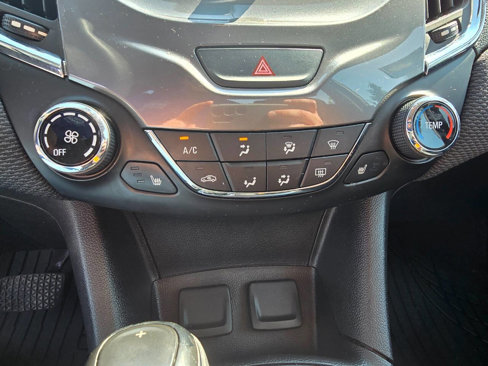 Used 2018 Chevrolet Cruze LT w/ Convenience Package image 20