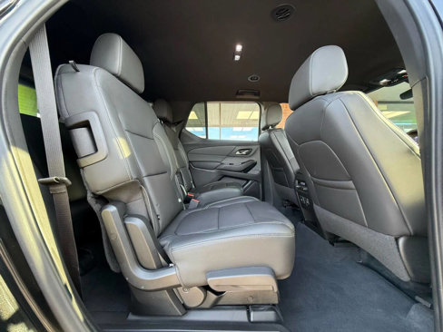 Used 2023 Chevrolet Traverse LT w/ LT Premium Package image 33
