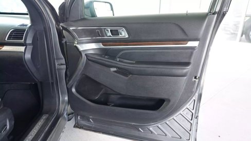 Used 2018 Ford Explorer Limited image 17