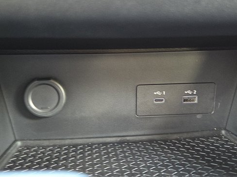 Used 2025 Nissan Pathfinder S image 10