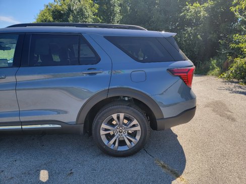 New 2025 Ford Explorer Active image 9