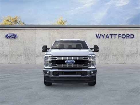 New 2025 Ford F250 XLT image 6