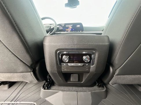 New 2026 Chevrolet Suburban Z71 image 22