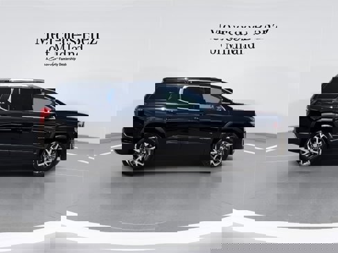 Used 2023 GMC Acadia SLE w/ Driver Convenience Package image 9