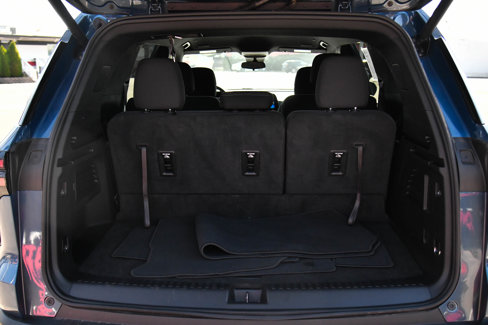 Used 2025 Chevrolet Traverse LT image 44