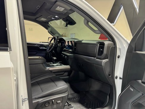 Used 2022 Chevrolet Silverado 1500 LTZ w/ LTZ Premium Package image 14