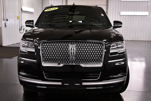 Used 2024 Lincoln Navigator L Reserve image 2