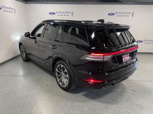 Used 2025 Lincoln Aviator AWD w/ Jet Appearance Package image 4