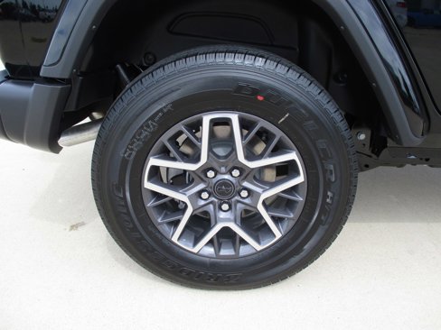 New 2024 Jeep Wrangler Unlimited Sahara w/ Technology Group image 13