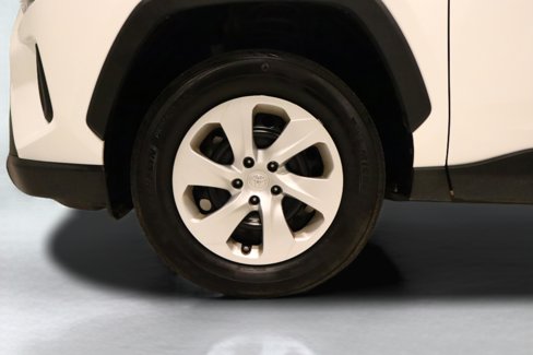 Used 2024 Toyota RAV4 LE image 7