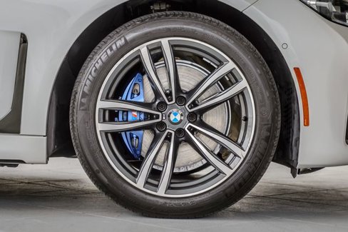 Used 2021 BMW 740i xDrive w/ M Sport Package image 16