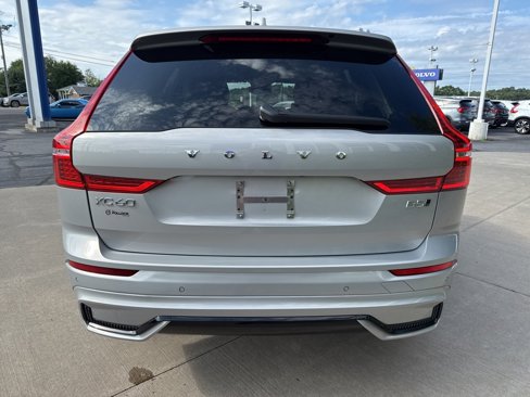 Certified 2025 Volvo XC60 B5 Plus image 4