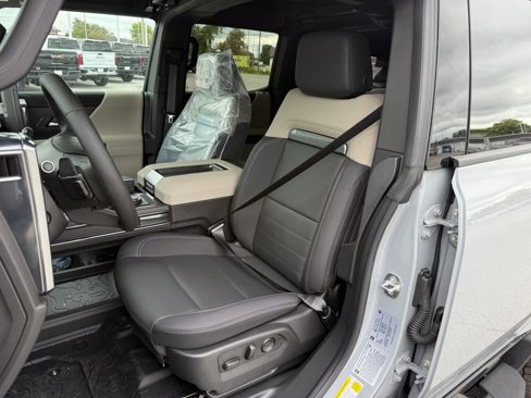 New 2026 GMC Hummer EV SUV w/ LPO, Dark Essentials Package image 8