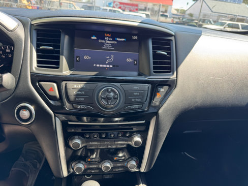 Used 2019 Nissan Pathfinder SV image 26
