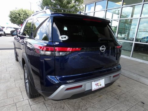 Certified 2023 Nissan Pathfinder SL w/ Black Appearance Package image 5