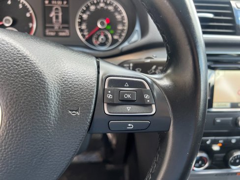 Used 2014 Volkswagen Passat 1.8T SE image 23