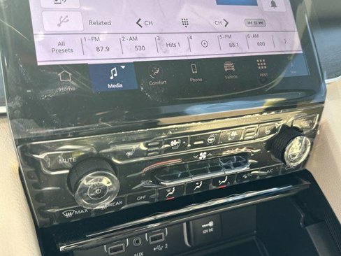 New 2025 Jeep Grand Cherokee Limited w/ Luxury Tech Group II image 26