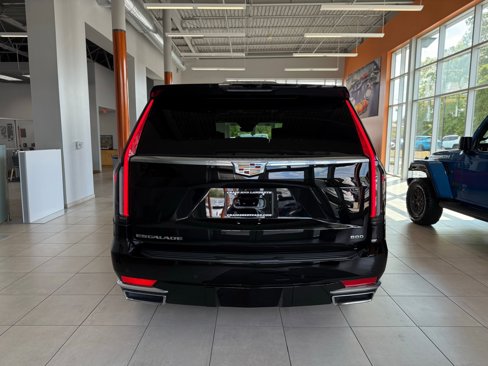 Used 2024 Cadillac Escalade Premium Luxury Platinum image 7