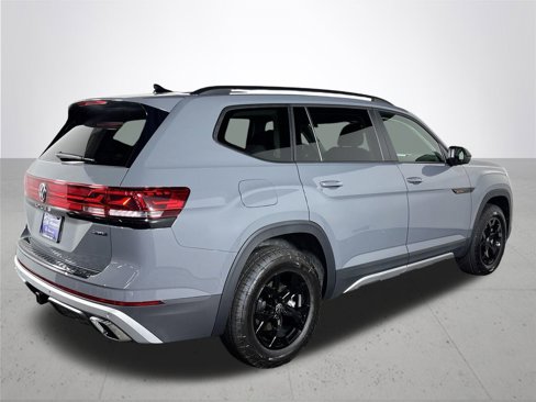 New 2025 Volkswagen Atlas Peak Edition SE image 7