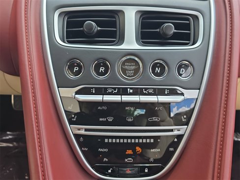 Used 2019 Aston Martin DB11 Volante image 13
