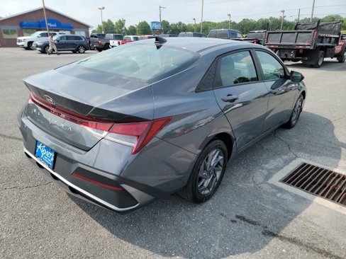 Used 2024 Hyundai Elantra SEL image 6