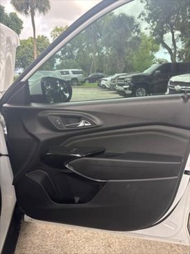 Used 2025 Chevrolet Trax LT image 18