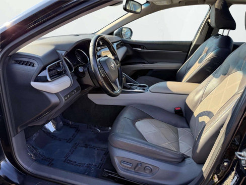 Used 2019 Toyota Camry XLE image 11