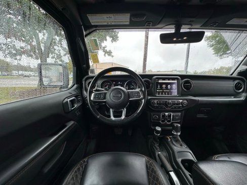 Used 2022 Jeep Wrangler Unlimited Sahara image 18