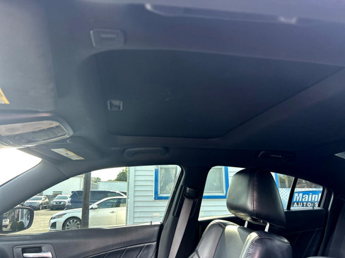 Used 2017 Dodge Charger SXT w/ AWD Plus Group image 28