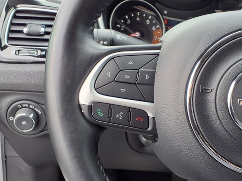 Used 2019 Jeep Compass Altitude image 18