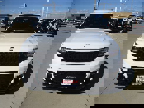 New 2025 Jeep Grand Cherokee L Limited w/ Black Appearance Package image 10