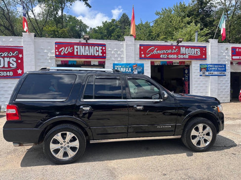 Used 2017 Ford Expedition Platinum image 2