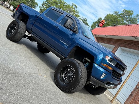 Used 2018 Chevrolet Silverado 1500 LT w/ All Star Edition image 27