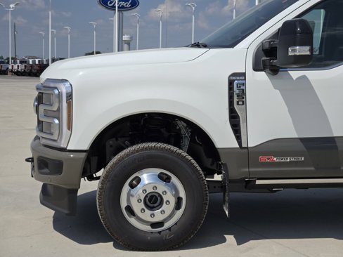 New 2026 Ford F350 King Ranch w/ FX4 Off-Road Package image 5
