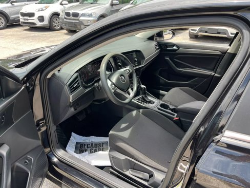 Used 2019 Volkswagen Jetta R-Line image 9