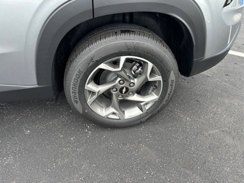 New 2025 Chevrolet Trax LT w/ Driver Confidence Package image 9