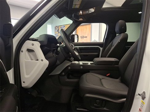 Used 2025 Land Rover Defender 110 S image 13